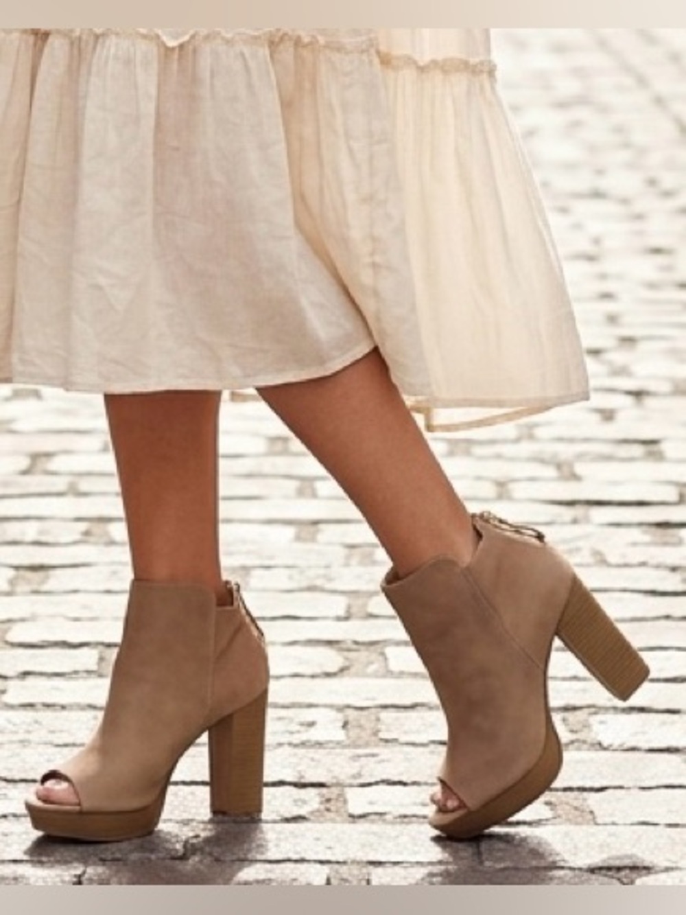 NIB! Stephen Ella back zipper, peekaboo toe, heeled booties size 9